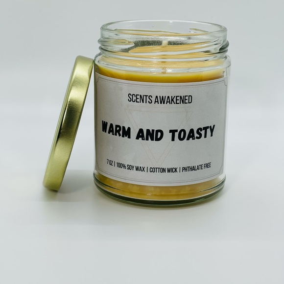 7 OZ Soy Strudel and Spice Candle - Picture 2 of 3